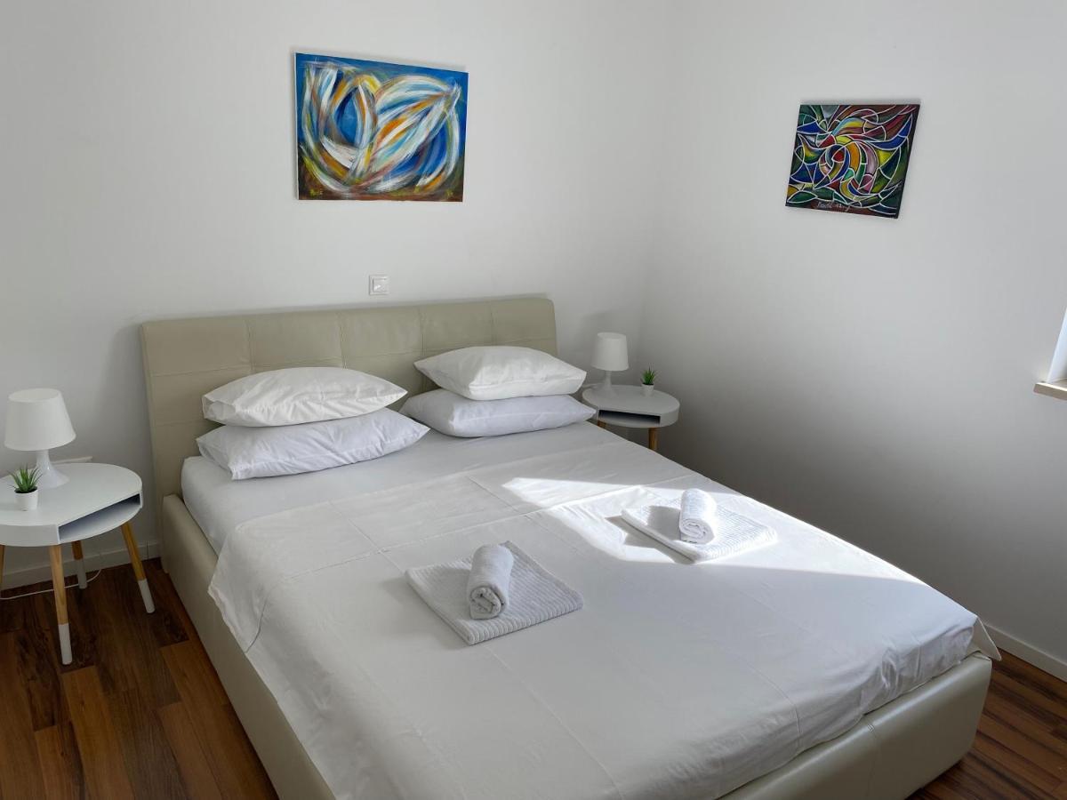 Private Pool And Mediterranean Garden Apt Mia Шіло Екстер'єр фото